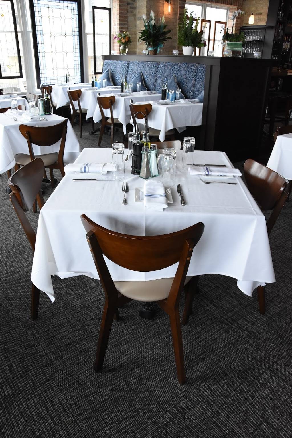 Lago Su Bella | restaurant | 126 W Wisconsin Ave, Oconomowoc, WI 53066, USA | 2623543440 OR +1 262-354-3440