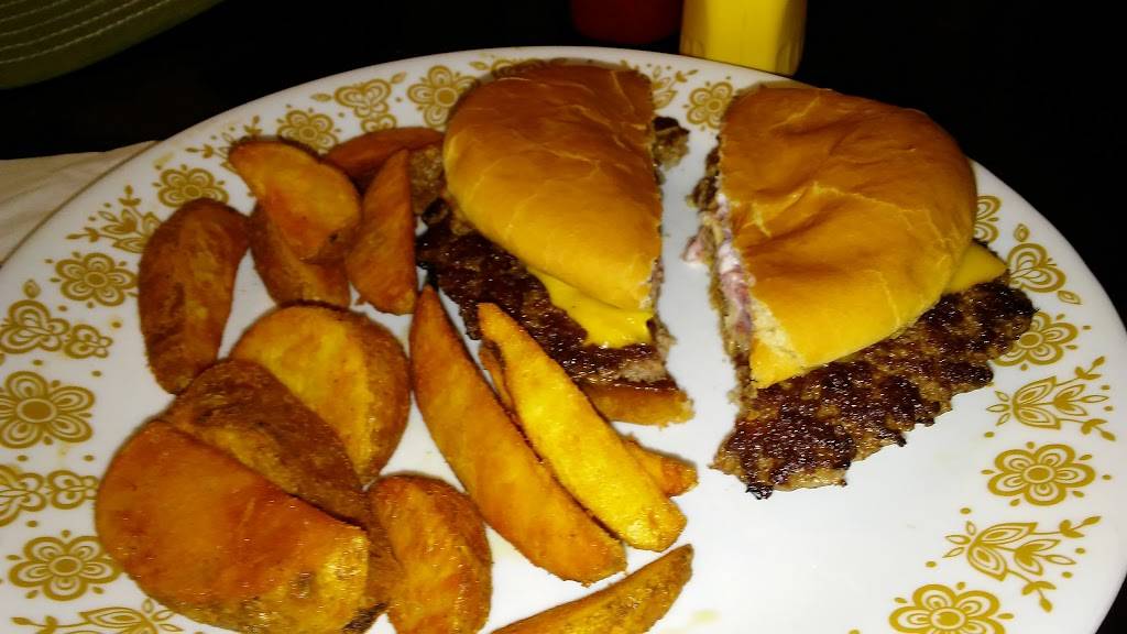 Alices Restaurant | restaurant | 125 W Market St, Crawfordsville, IN 47933, USA | 7653072209 OR +1 765-307-2209