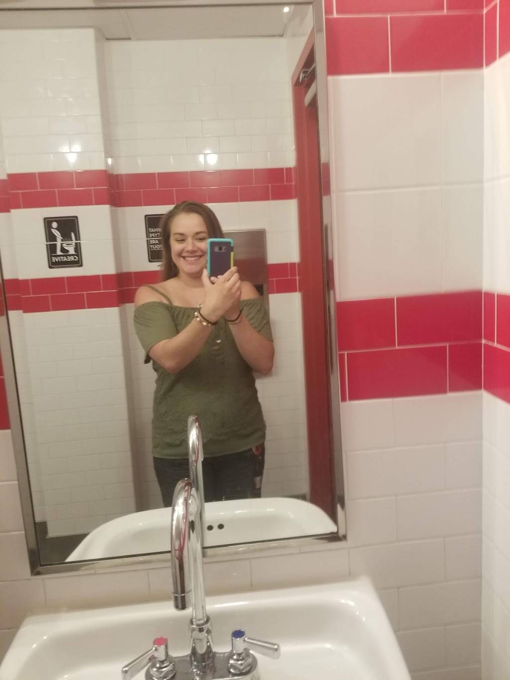 Jimmy Johns | meal delivery | 207 3rd Ave S, Nashville, TN 37201, USA | 6157828770 OR +1 615-782-8770