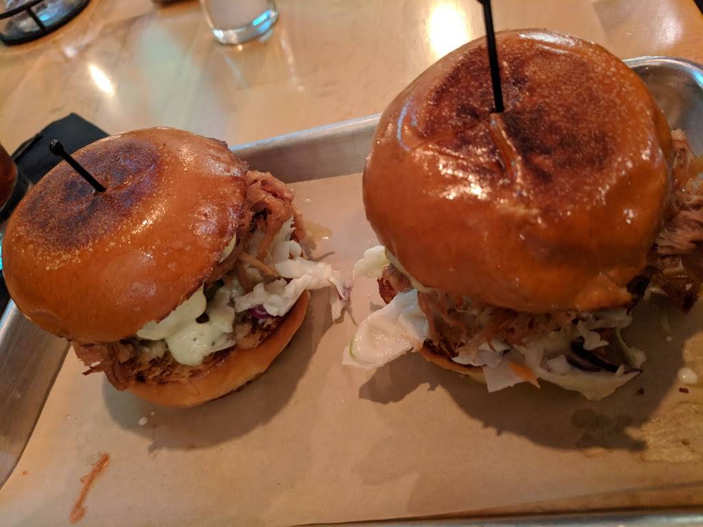 The Bunker Hill Bar & Grill Valencia | restaurant | 24201 W, Valencia Blvd #3690, Valencia, CA 91355, USA | 6612862312 OR +1 661-286-2312