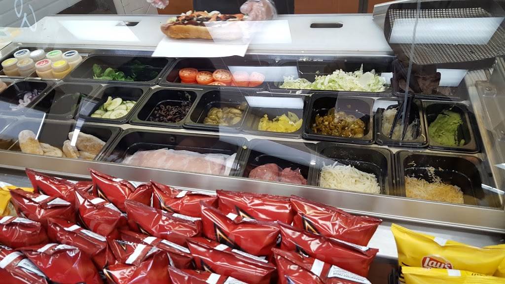 Subway Restaurants | restaurant | 102 S Beltline Rd, Dallas, TX 75253, USA | 9725576998 OR +1 972-557-6998