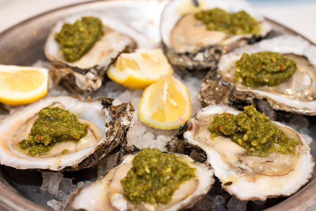 Wine 4 Oysters | restaurant | 1957 S Alafaya Trail, Orlando, FL 32828, USA | 4075077952 OR +1 407-507-7952