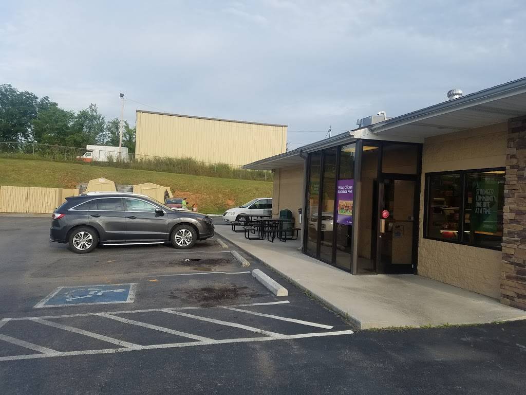 Subway | restaurant | 762 Cosby Hwy, Newport, TN 37821, USA | 4236257700 OR +1 423-625-7700