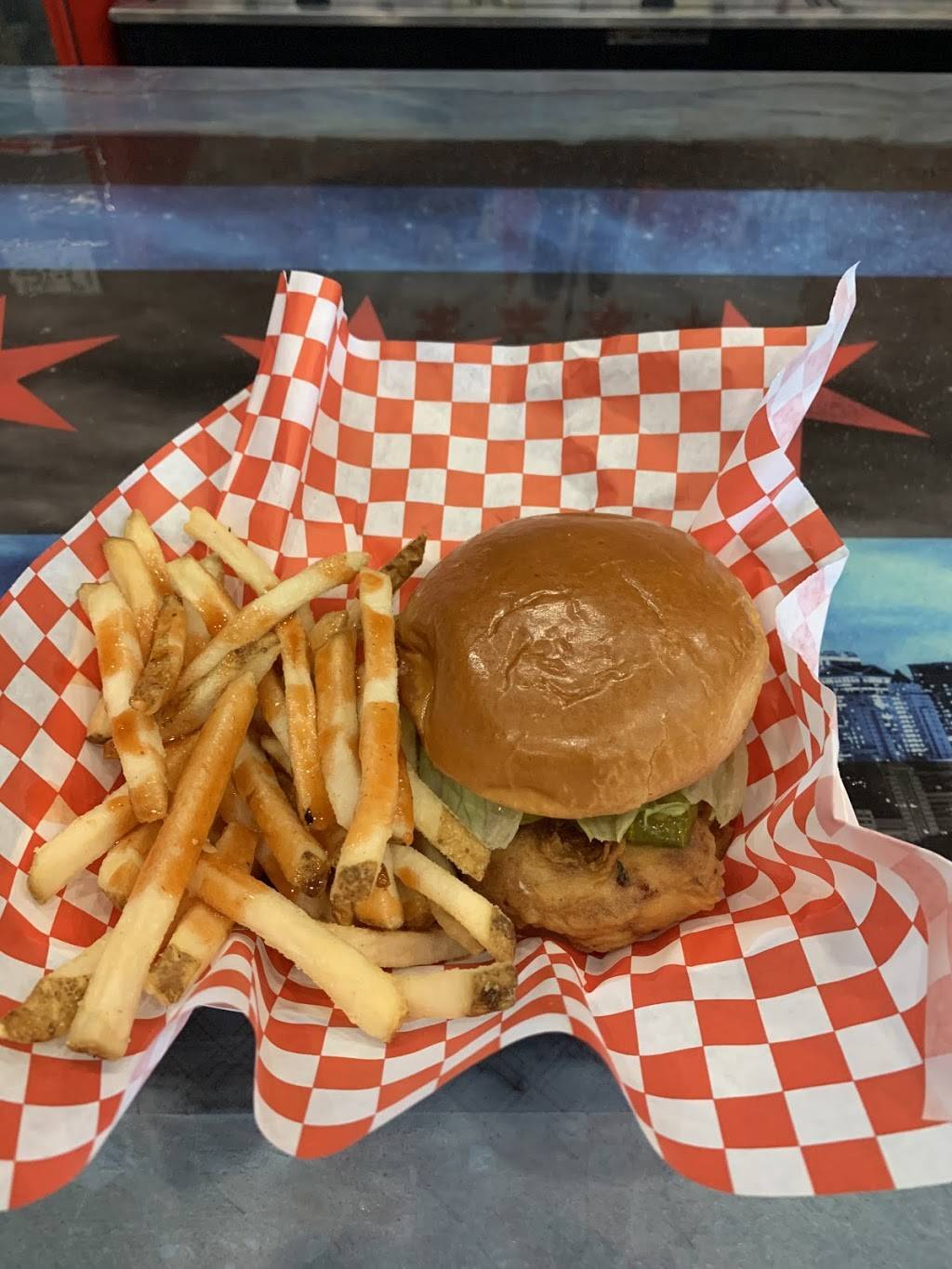 Rwingz | restaurant | 18914 E San Tan Blvd, Queen Creek, AZ 85142, USA | 4807746910 OR +1 480-774-6910