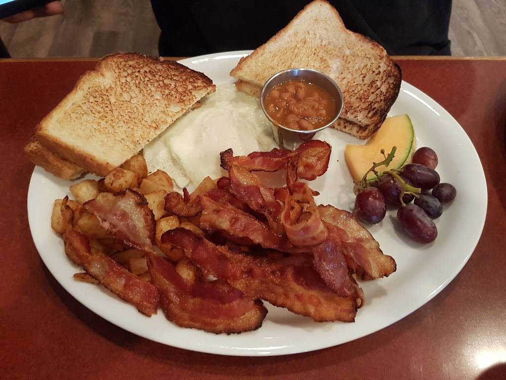 Le Restaurant Du Carrefour | restaurant | 505 Avenue Béthany, Lachute, QC J8H 4A6, Canada | 4504093229 OR +1 450-409-3229