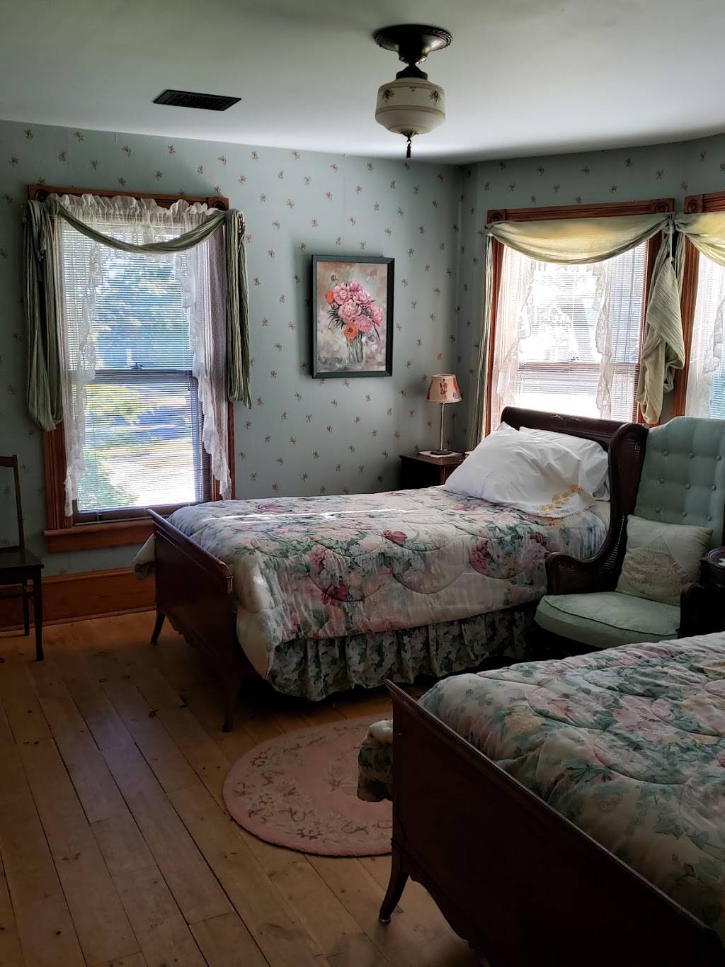 Green Fountain Inn | restaurant | 604 S Main St, Waupaca, WI 54981, USA | 7152585171 OR +1 715-258-5171