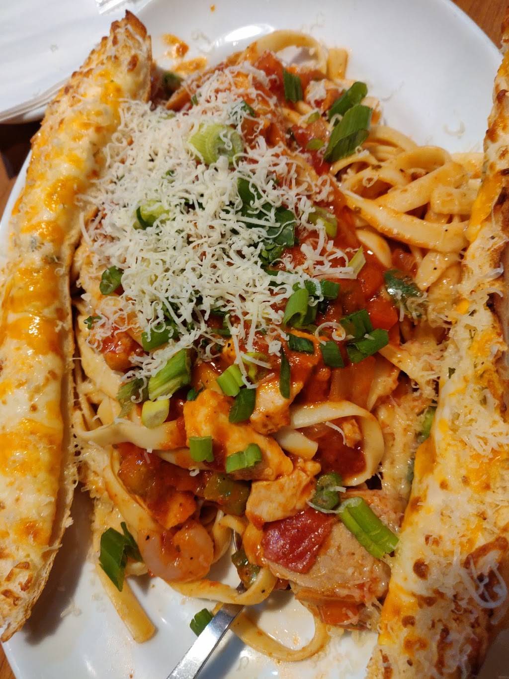 Boston Pizza | restaurant | 4450 Walker Rd Unit D, Windsor, ON N8W 3T5, Canada | 5192507670 OR +1 519-250-7670