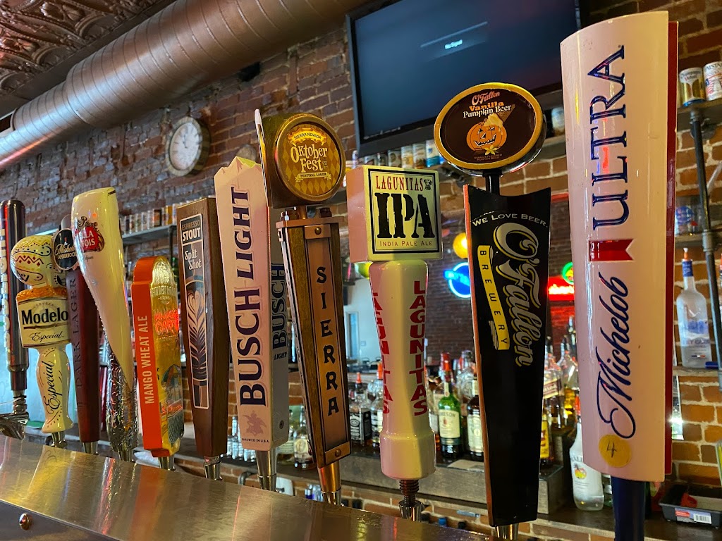 Finns Food & Spirits | restaurant | 214 N Main St, Hannibal, MO 63401, USA | 5732480881 OR +1 573-248-0881