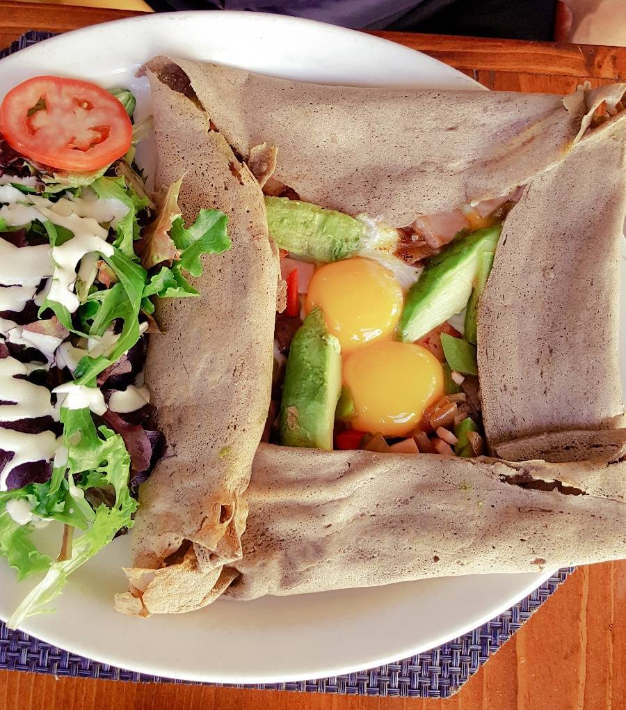 Creme De La Crepe | restaurant | 400 E First St, Long Beach, CA 90802, USA | 5624372222 OR +1 562-437-2222