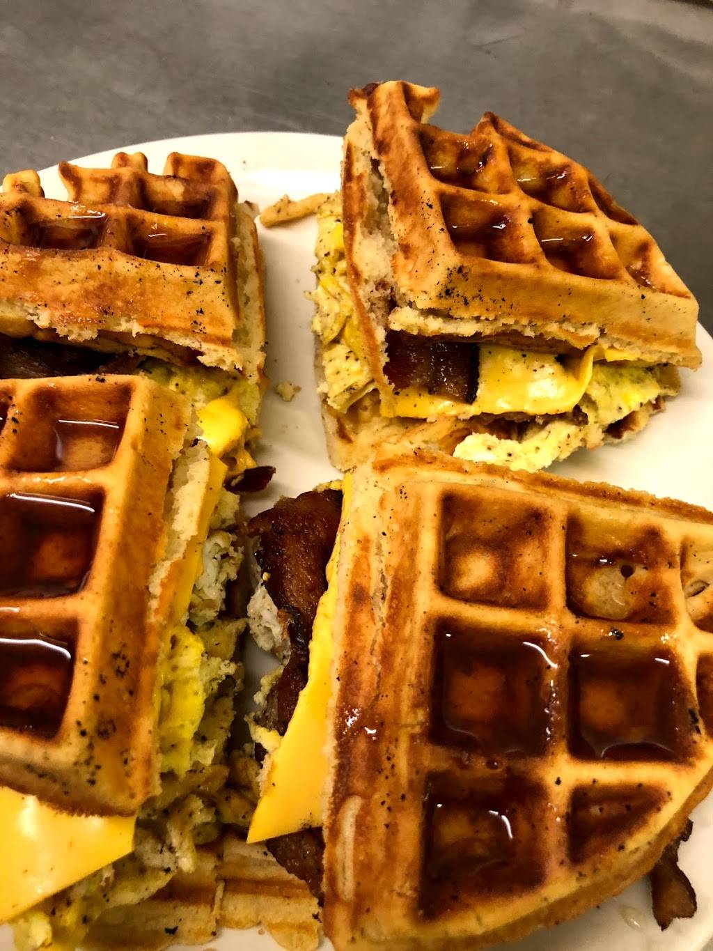 J & J Lounge | night club | 3303 Lee St, Houston, TX 77026, USA | 7132227104 OR +1 713-222-7104