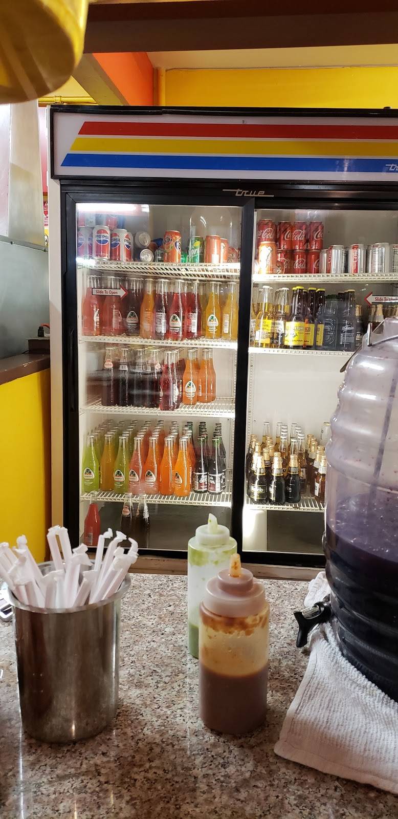 Taqueria Y Antojitos El Torito | restaurant | 3060 Monterey Rd, San Jose, CA 95111, USA | 4083653299 OR +1 408-365-3299