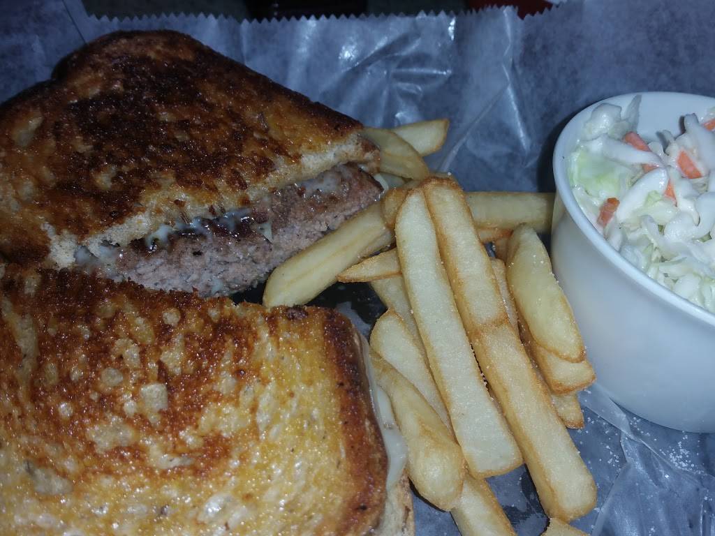 Shamrock Inn | restaurant | 8343 E Orange Ave, Floral City, FL 34436, USA | 3527266414 OR +1 352-726-6414