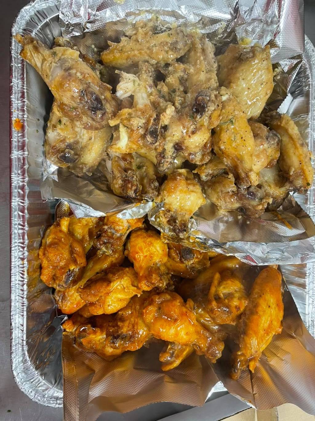 Pizza Crew | restaurant | 807 IL-16, Jerseyville, IL 62052, USA | 6186397777 OR +1 618-639-7777