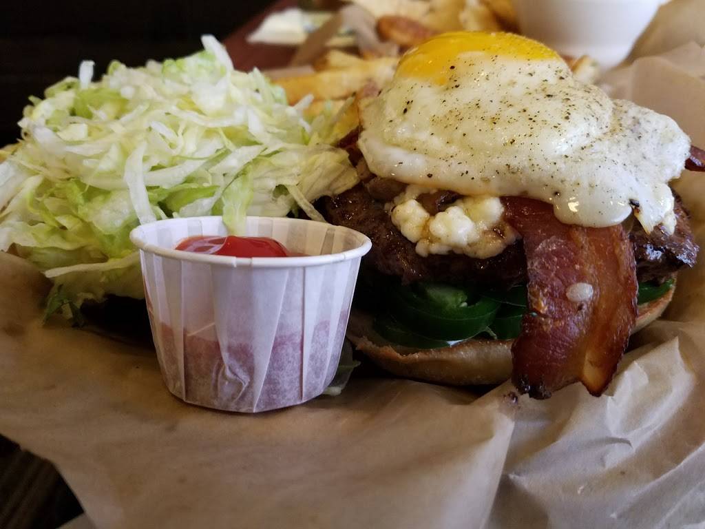 The Holiday Bar | restaurant | 801 5th St NW, Grand Rapids, MI 49504, USA | 6164569058 OR +1 616-456-9058