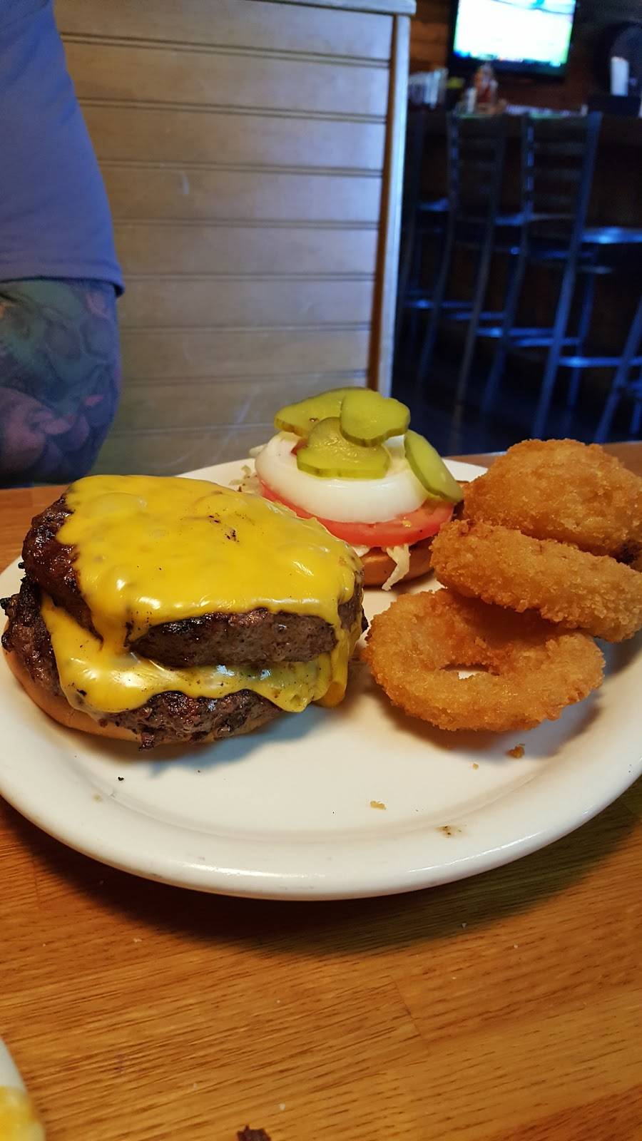 Cattlemans Roadhouse | restaurant | 221 Breighton Cir, Shelbyville, KY 40065, USA | 5026475959 OR +1 502-647-5959