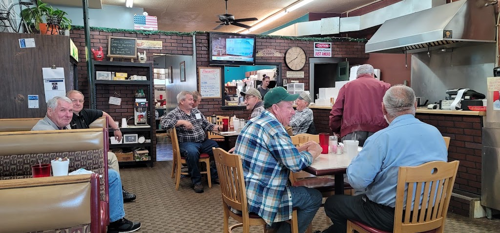 Donnas Place | cafe | 113 Locust St, Brooksville, KY 41004, USA | 6067352091 OR +1 606-735-2091