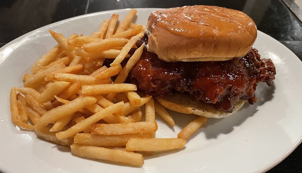 Reggie Rays | restaurant | 1002 Kenmore Blvd, Akron, OH 44314, USA | 3305108272 OR +1 330-510-8272