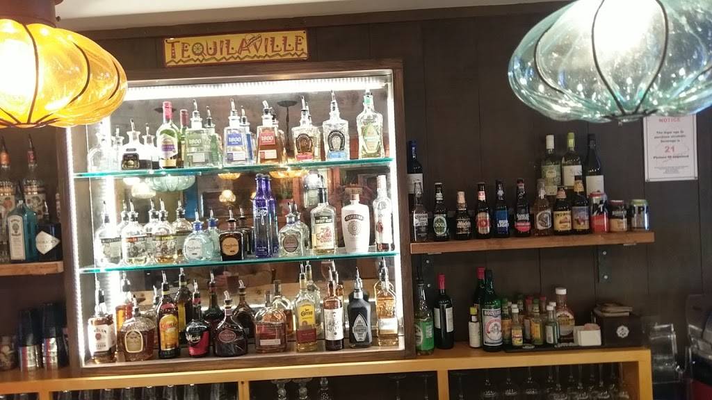 Burrito Bettys Mexican Grill & Margarita Bar | restaurant | 2 US-1, York, ME 03909, USA | 2074514013 OR +1 207-451-4013