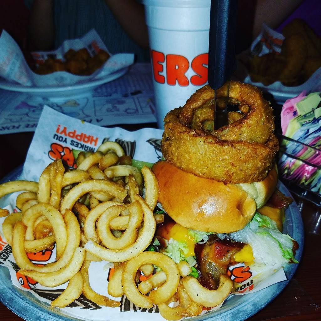 Hooters (Metairie) | meal takeaway | 4748 Veterans Blvd, Metairie, LA 70006, USA | 5048890160 OR +1 504-889-0160