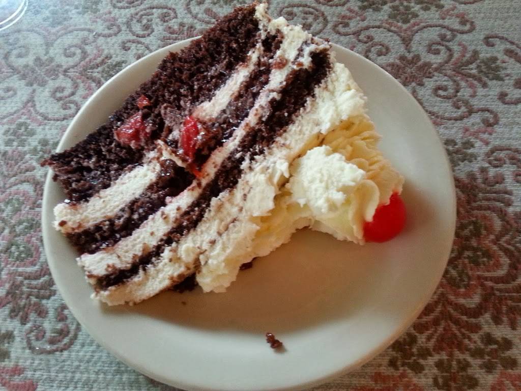 Edelweiss Restaurant | restaurant | 19 Edelweuiss Lane, Staunton, VA 24401, USA | 5403371203 OR +1 540-337-1203