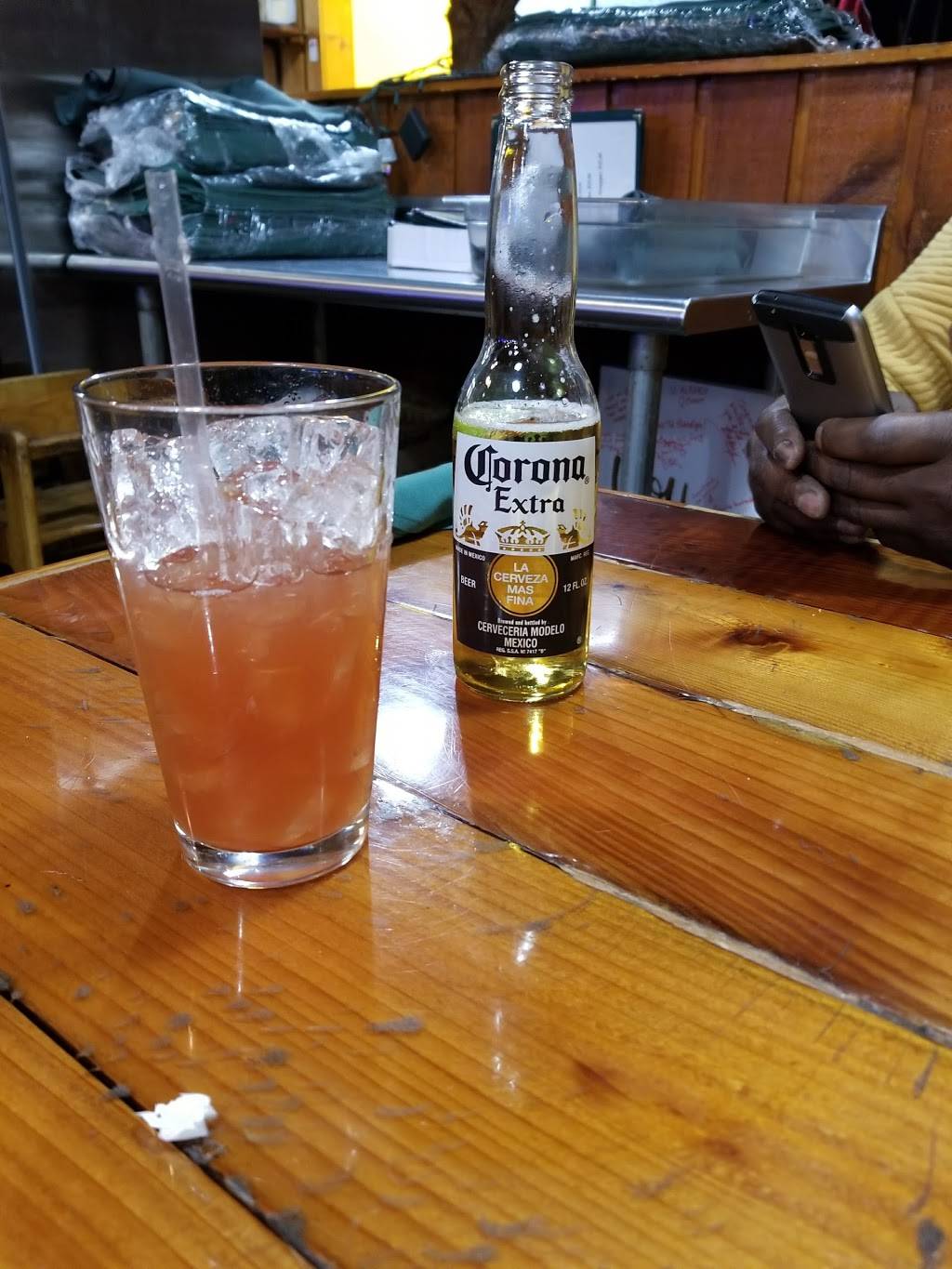 D & H Jamaican Cuisine | restaurant | 748 E Chestnut Hill Rd, Newark, DE 19713, USA | 3023698826 OR +1 302-369-8826