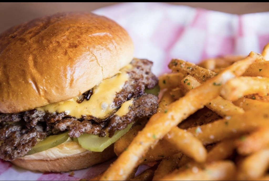 The Oasis | restaurant | 1046 Pine Ridge Rd, Naples, FL 34105, USA | 2396490800 OR +1 239-649-0800