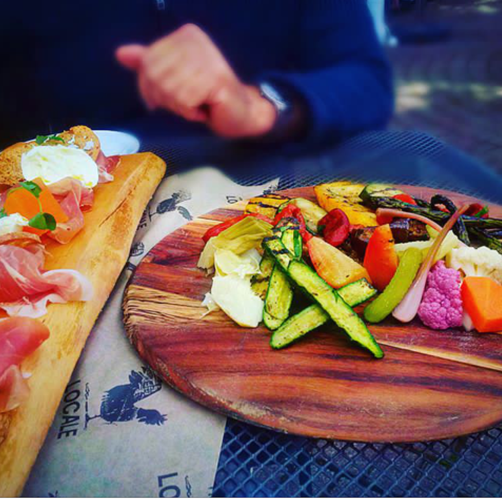 LOCALE King City Restaurant/Bar | restaurant | 12981 Keele St, King City, ON L7B 1G2, Canada | 9058332500 OR +1 905-833-2500