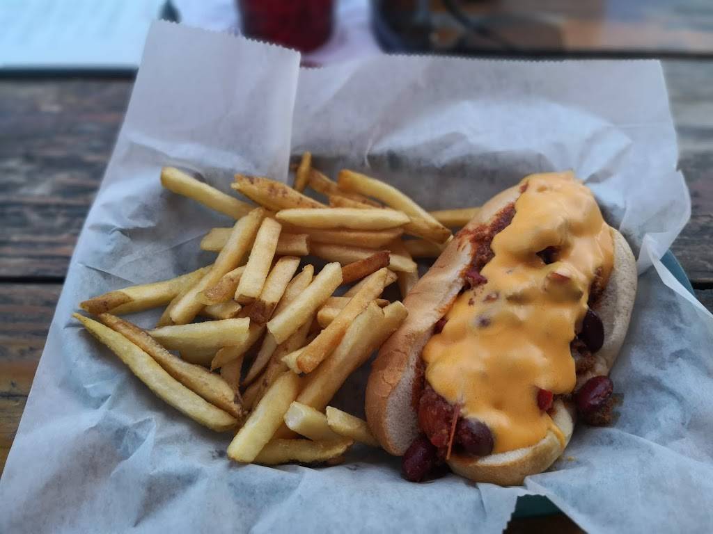 The Wharf Restaurant | restaurant | 2001 Pass a Grille Way, St Pete Beach, FL 33706, USA | 7273679469 OR +1 727-367-9469