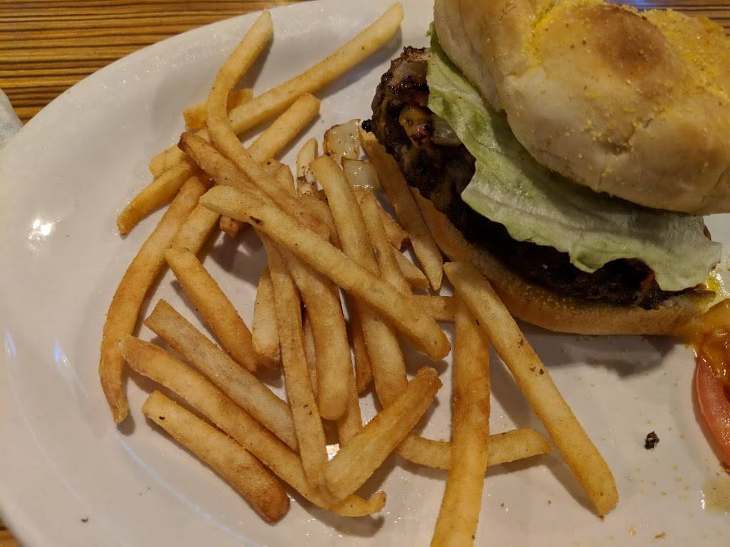 Lake Michigan Sports Bar | restaurant | 4072 Lake Michigan Dr NW, Grand Rapids, MI 49534, USA | 6162887587 OR +1 616-288-7587