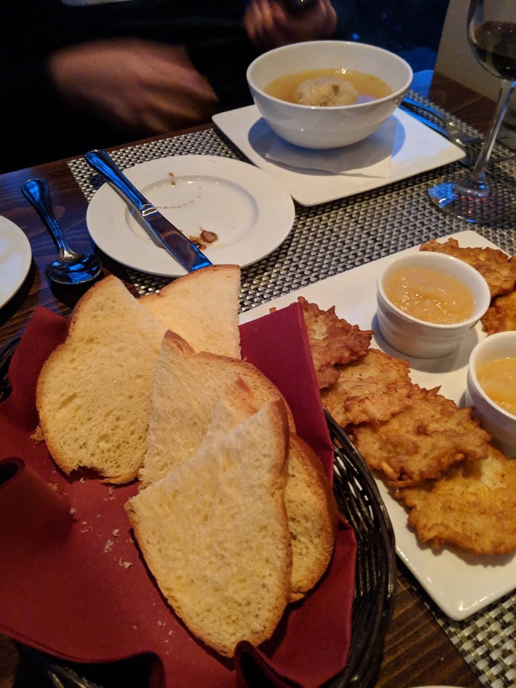 Pines Bistro | restaurant | 36 Fire Island Blvd, Sayville, NY 11782, USA | 6315976862 OR +1 631-597-6862