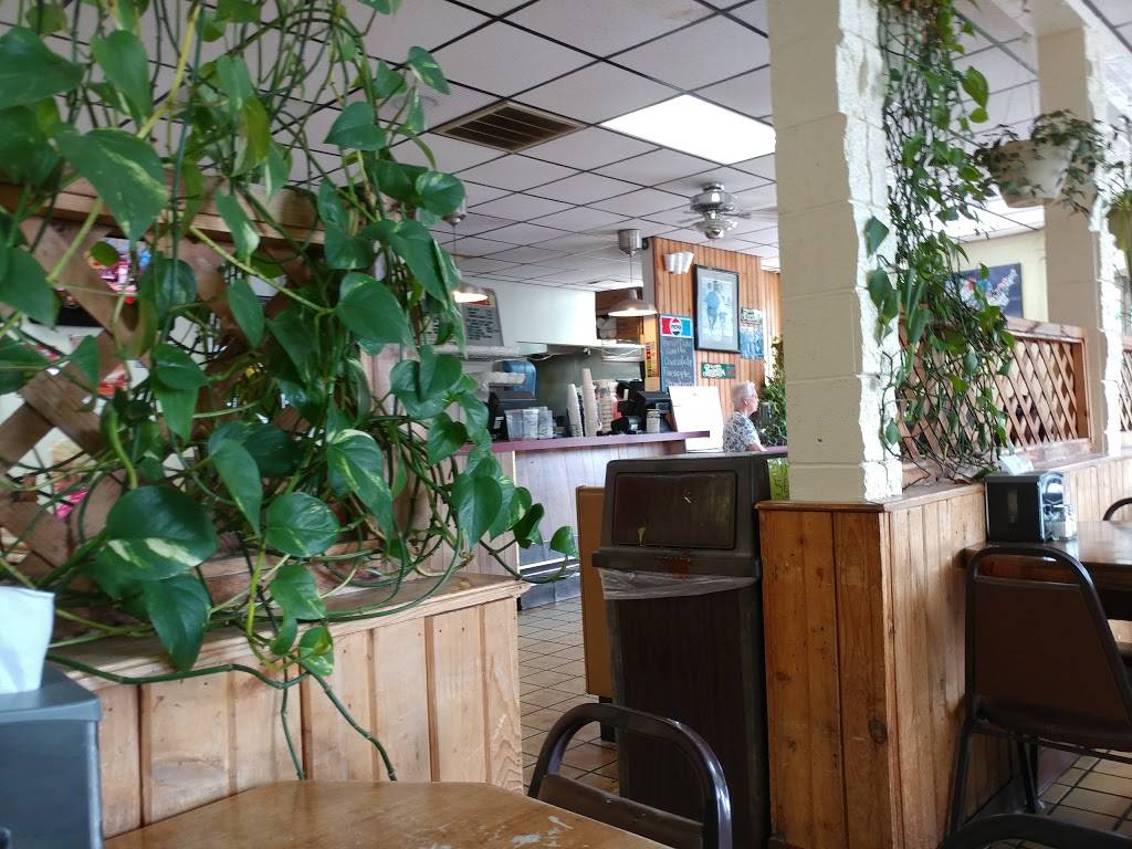 Burgers N More | restaurant | 902 S Hickory St, Sapulpa, OK 74066, USA | 9182247770 OR +1 918-224-7770