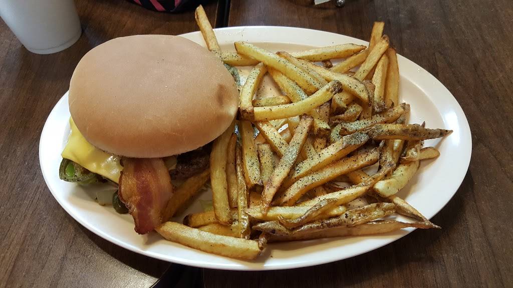 Burger Island | restaurant | 2500 N Story Rd, Irving, TX 75062, USA | 9722550154 OR +1 972-255-0154