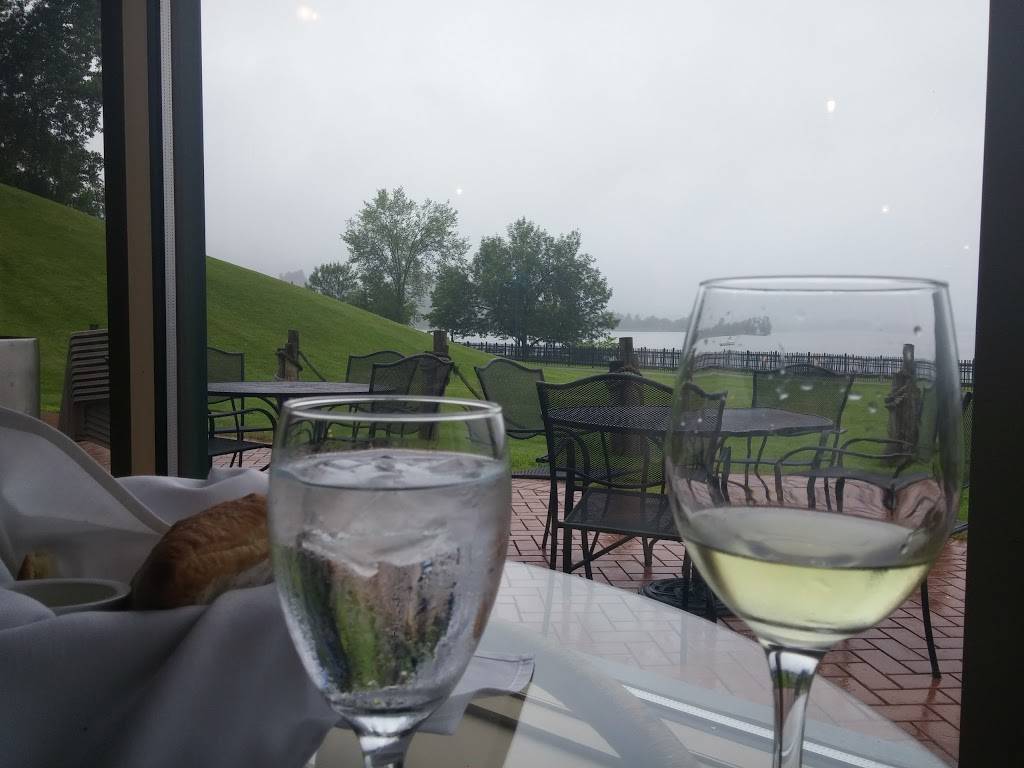 Le Belvedere | restaurant | 100 Main St, Newport, VT 05855, USA | 8024879147 OR +1 802-487-9147