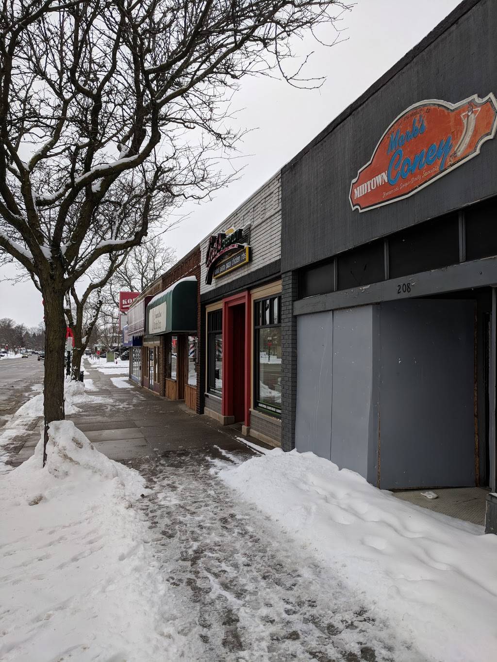 Guss Carryout Howell | meal takeaway | 210 W Grand River Ave, Howell, MI 48843, USA | 5175463270 OR +1 517-546-3270