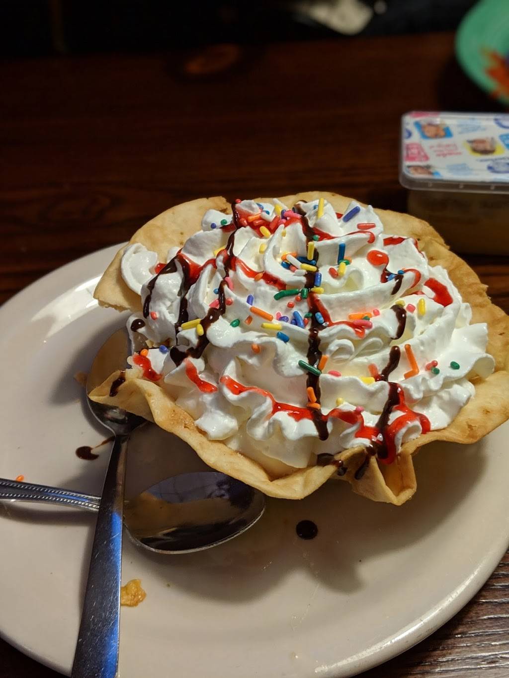 Las Flores Mexican Restaurant | restaurant | 200 S Jefferson Way, Indianola, IA 50125, USA | 5159622792 OR +1 515-962-2792