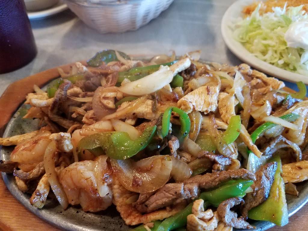 El Chile Poblano | restaurant | 3015 S 14th St, New Castle, IN 47362, USA | 7655293997 OR +1 765-529-3997