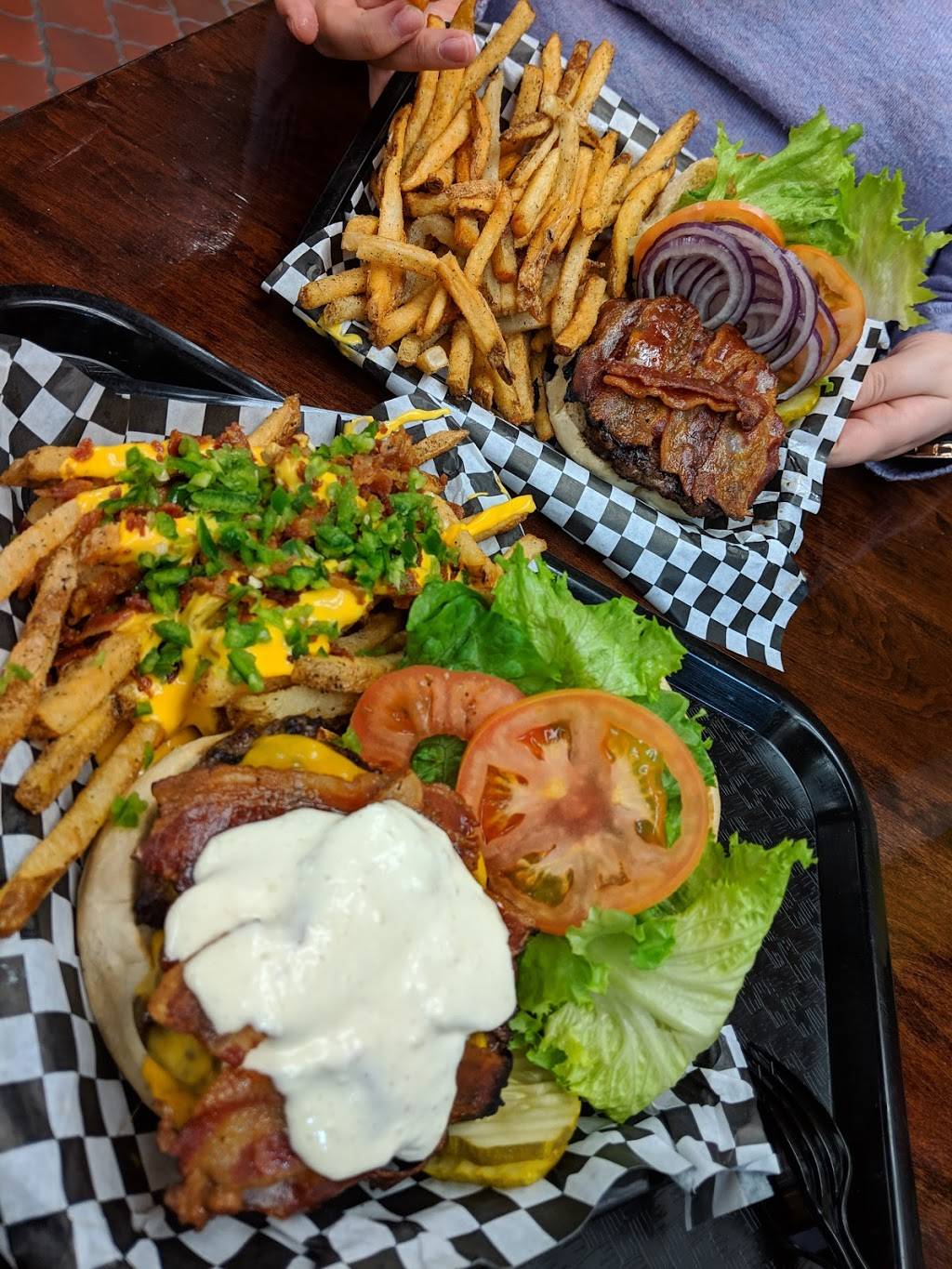 Village Burger | restaurant | 920 Old Liverpool Rd, Liverpool, NY 13088, USA | 3155655324 OR +1 315-565-5324