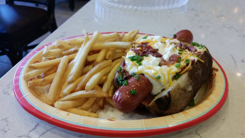 Gasparilla Island Grill | restaurant | 4401 Floridian Way, Orlando, FL 32836, USA | 4079393463 OR +1 407-939-3463