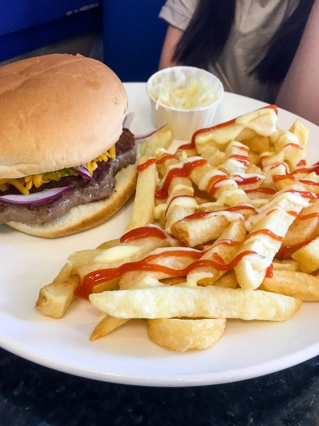 Halibut House Fish & Chips | restaurant | 560 Mulock Dr, Newmarket, ON L3Y 8R9, Canada | 9052356887 OR +1 905-235-6887