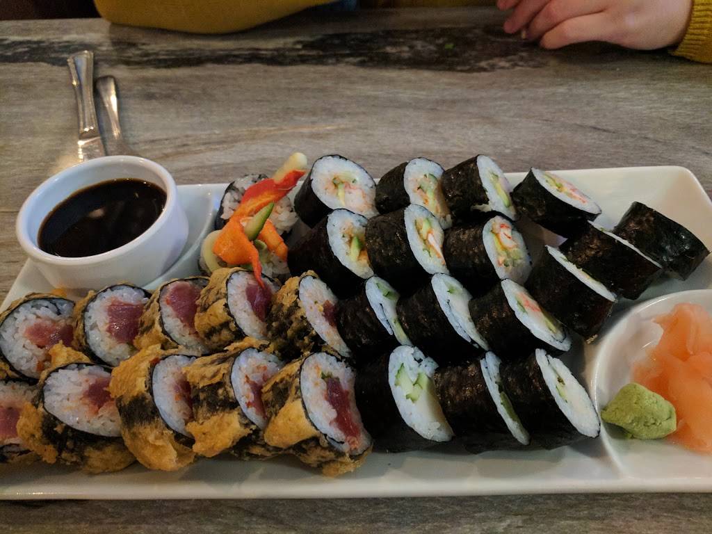 Blue Point Oysters and Sushi Bar | restaurant | 13 E Lincolnway, Valparaiso, IN 46383, USA | 2192867166 OR +1 219-286-7166