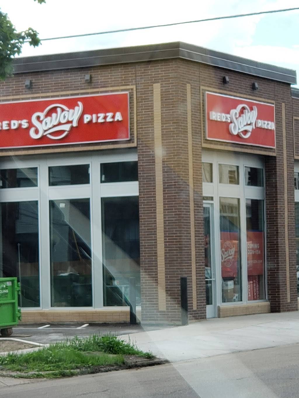 Reds Savoy Pizza | restaurant | 143 Snelling Ave N, St Paul, MN 55104, USA | 6516466400 OR +1 651-646-6400