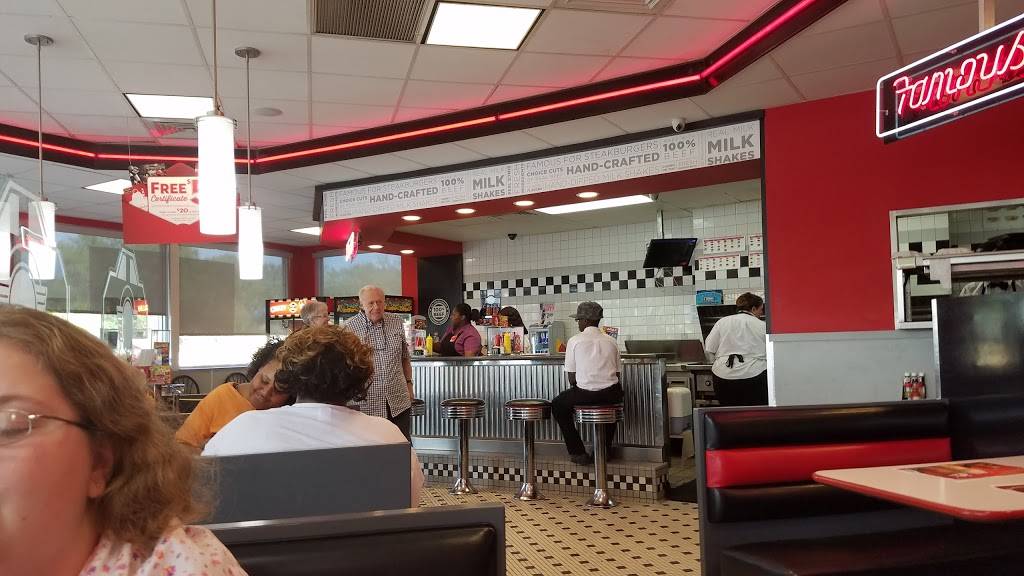 Steak n Shake | restaurant | 9560 Regency Square Blvd N, Jacksonville, FL 32225, USA | 9047255175 OR +1 904-725-5175