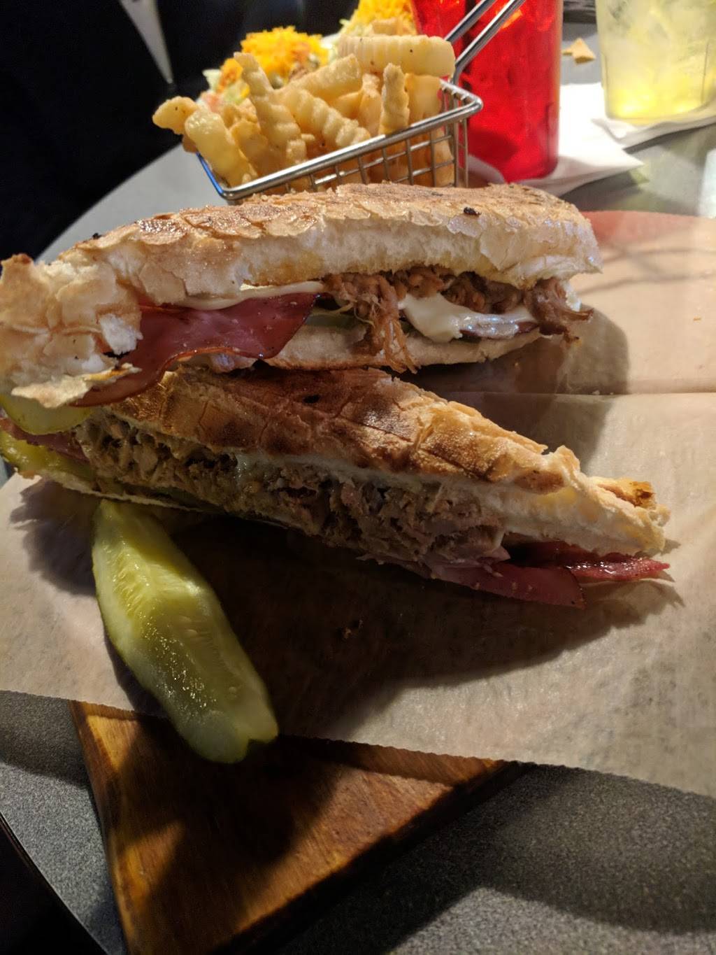 Skeetown Tavern | restaurant | 1308 W Sherman Blvd, Muskegon, MI 49441, USA | 2317556818 OR +1 231-755-6818