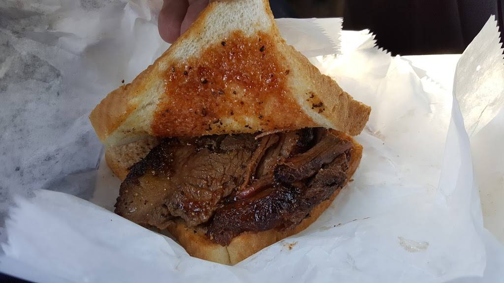 Ooh Wee Bar-B-Q | restaurant | 2008 Jefferson St, Nashville, TN 37208, USA | 6152007191 OR +1 615-200-7191