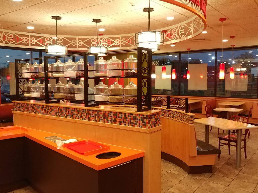 Popeyes Louisiana Kitchen | restaurant | 3530 N Vermilion St, Danville, IL 61832, USA | 2172135595 OR +1 217-213-5595