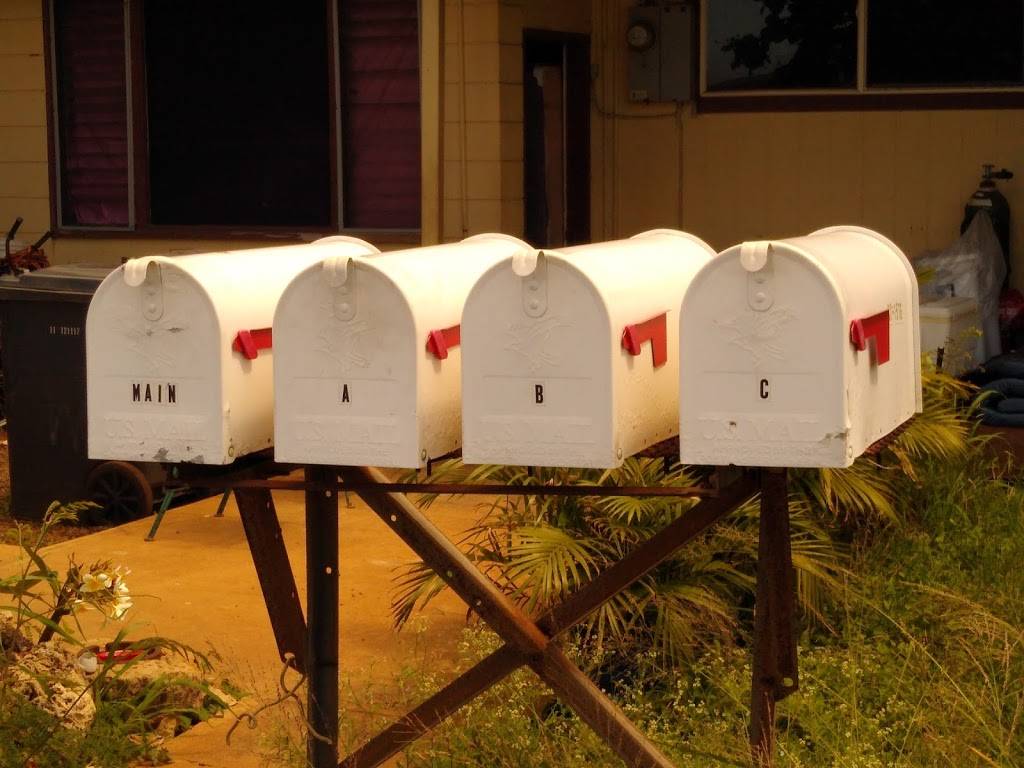 L & P Drive Inn | restaurant | 87-1650 Farrington Hwy, Waianae, HI 96792, USA | 8086686996 OR +1 808-668-6996