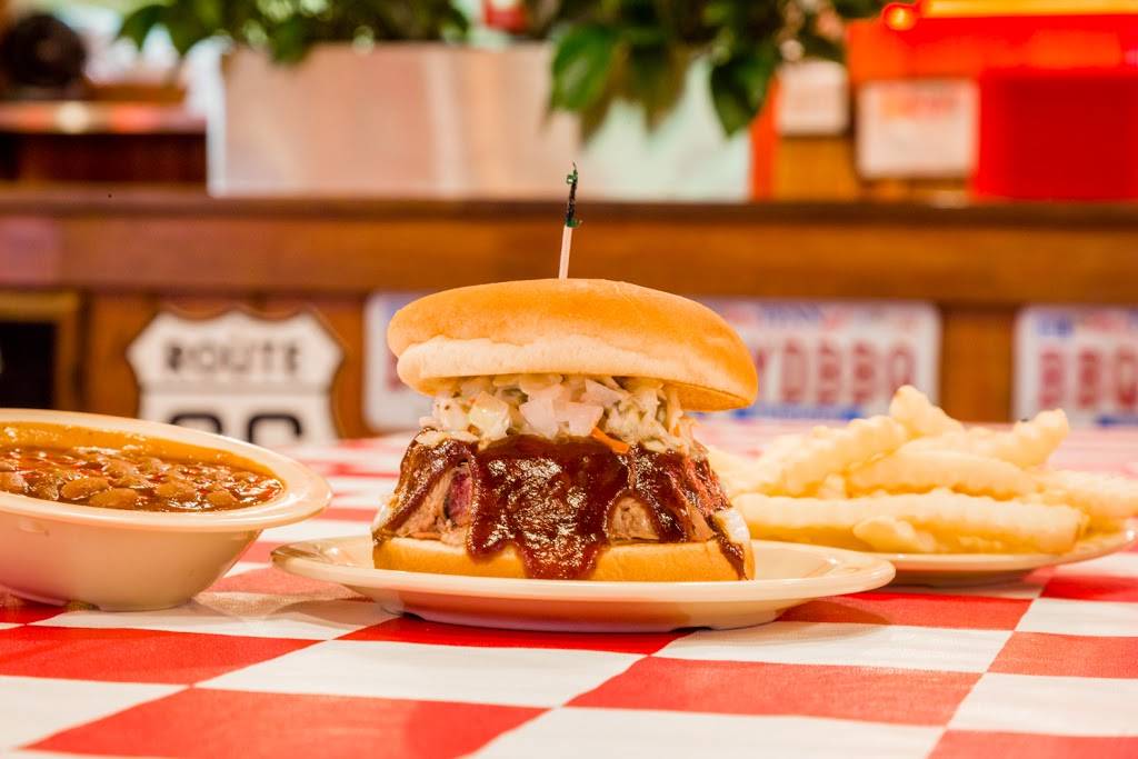 Back Yard Bar-Be-Cue | restaurant | 186 Old Hickory Blvd #2566, Jackson, TN 38305, USA | 7314247640 OR +1 731-424-7640