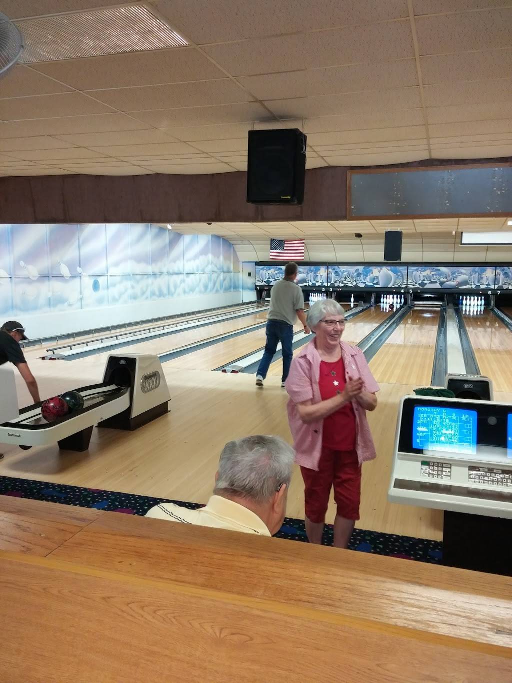 KFC | restaurant | 1500 E 2nd St, Newton, KS 67114, USA | 3162834613 OR +1 316-283-4613