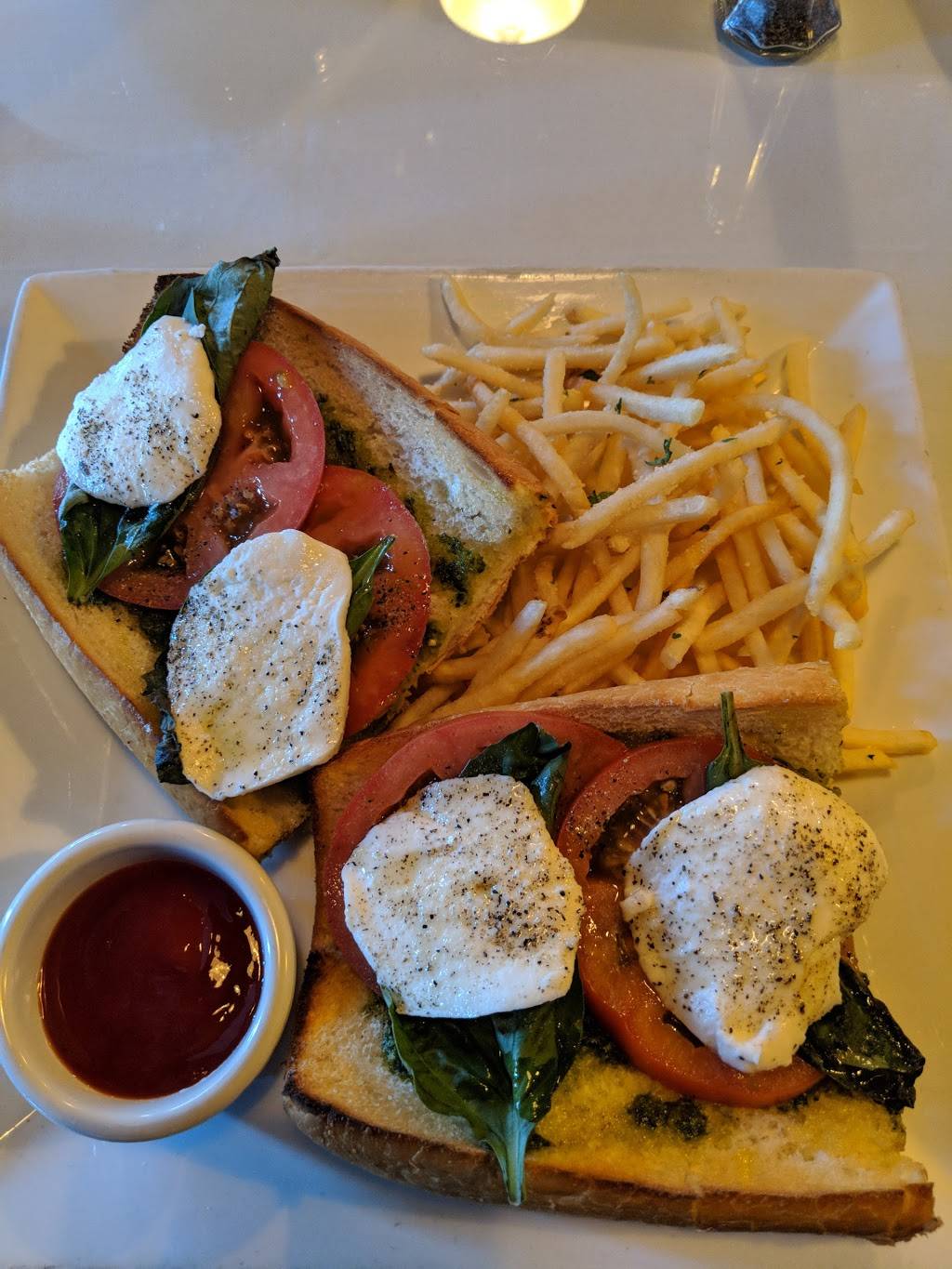 Spazzios Italian Cantina | restaurant | 2500 NE Green Oaks Blvd Suite 106, Arlington, TX 76006, USA | 8176330830 OR +1 817-633-0830