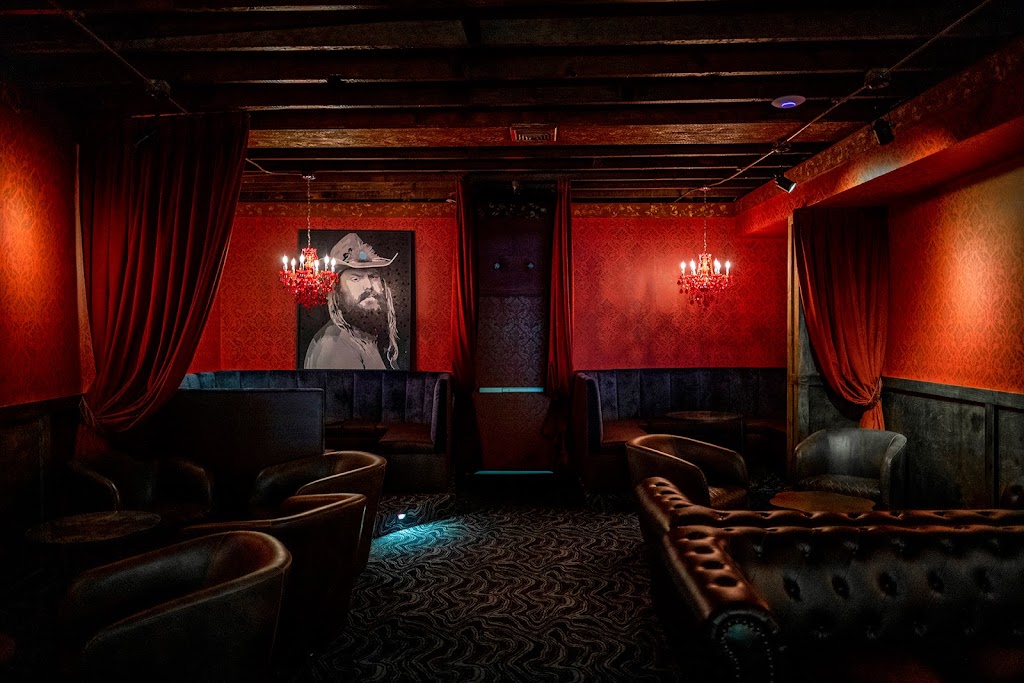 Daisys Nashville Lounge | restaurant | 22 W Main St Ste #11, Patchogue, NY 11772, USA | 6314380296 OR +1 631-438-0296